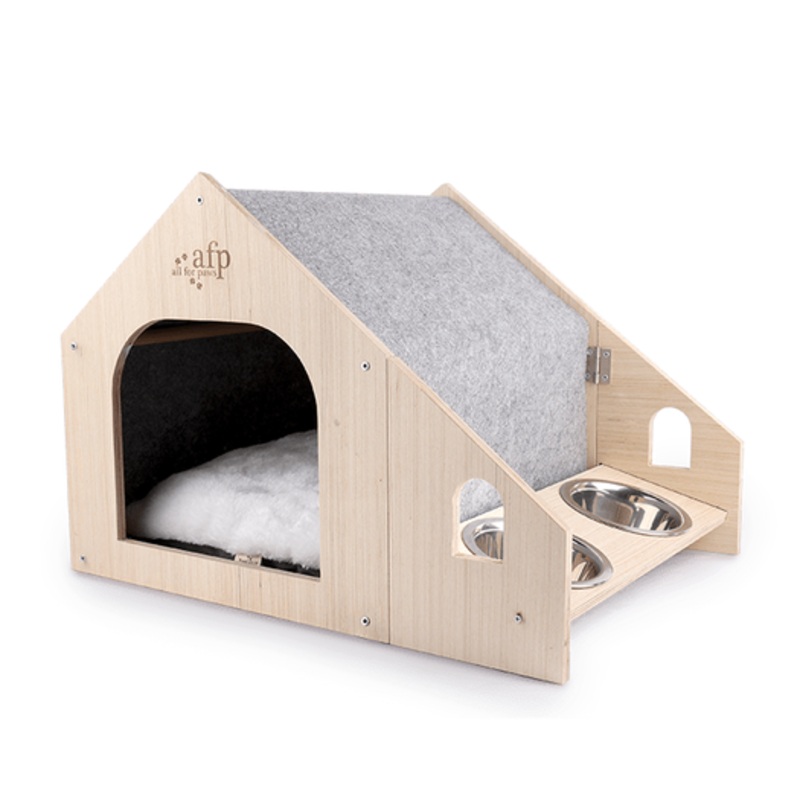 AFP Feline home with feeding bowls